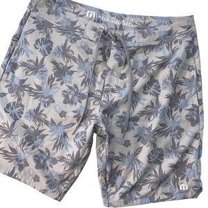 Travis Mathew Hybrid Boardshorts Mens 34 Swim Trunks Golf Hawaiian Floral Summer